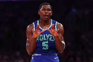 爱德华兹：夺得总冠军是我每天唯一的动力 所以我拼命训练